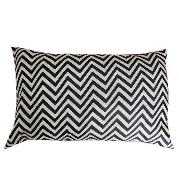 Siroki Bond Black Zigzag Print Pillow